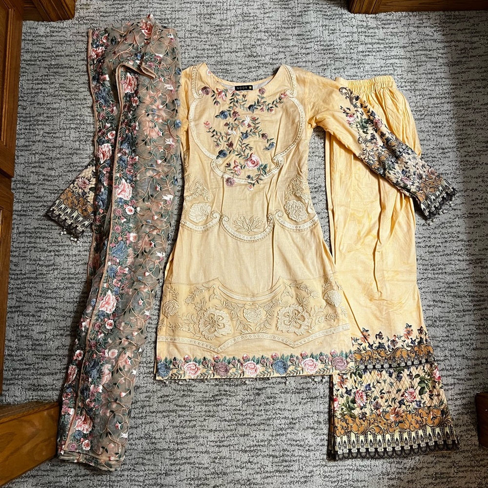 Palazzo suit